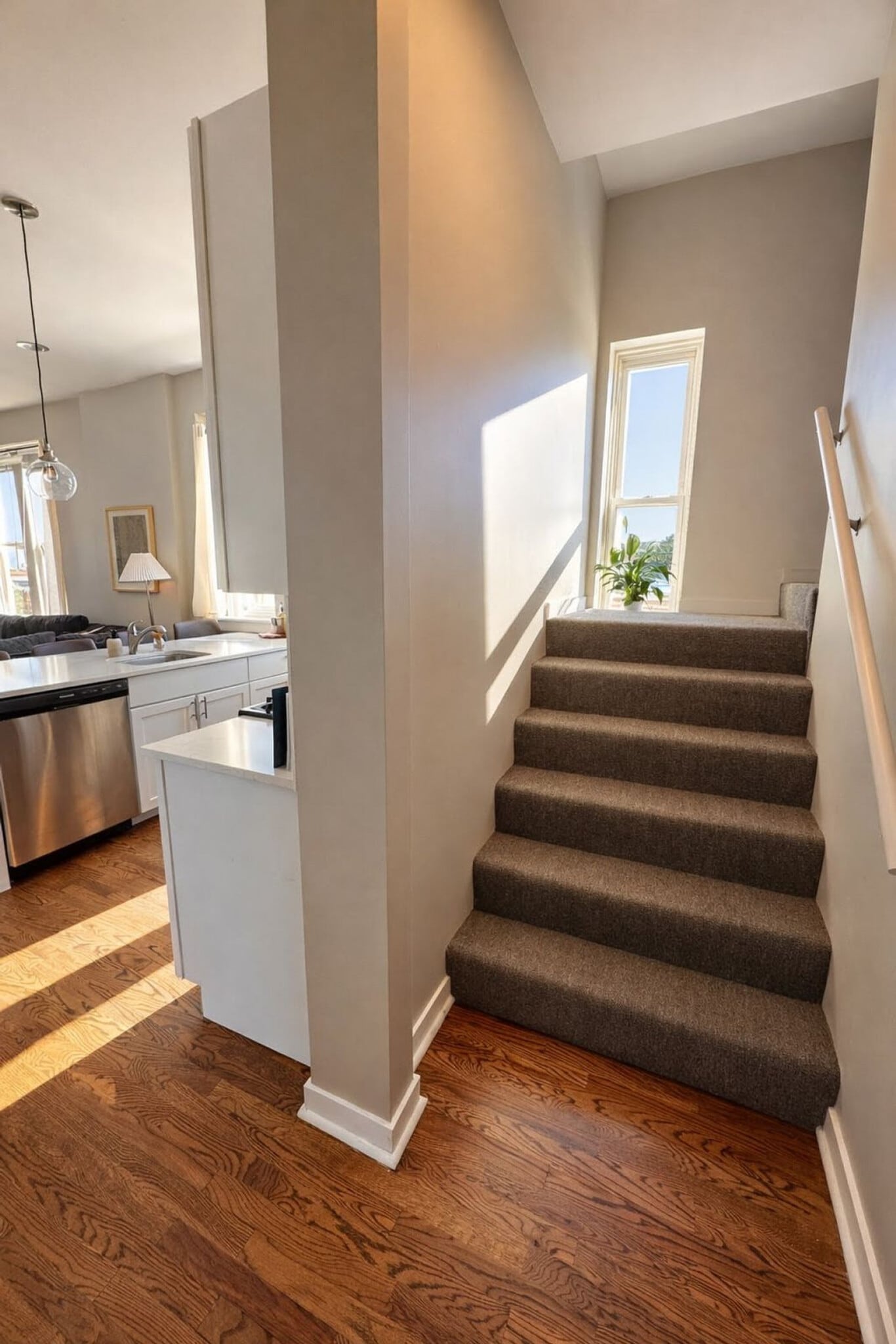 Building Photo - 736 N Throop St