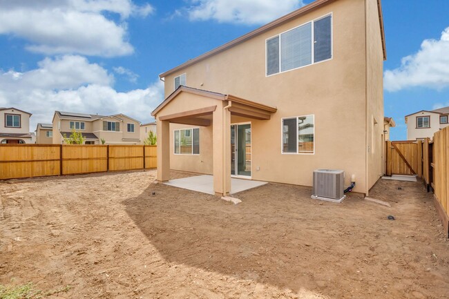 Building Photo - Brand New Built 3 bedrooms, 2.5 bath home ...