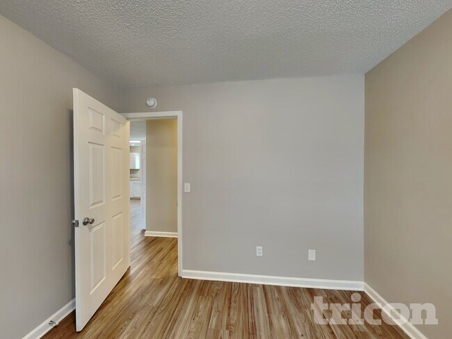Building Photo - 524 Chisolm Way
