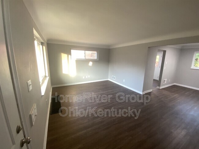 Building Photo - 2644 Knight Ave