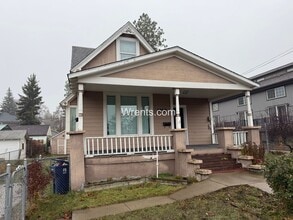 Building Photo - Half Off First Month's Rent Move in Special!! Perry District - 3 Bed/1 Bath Home