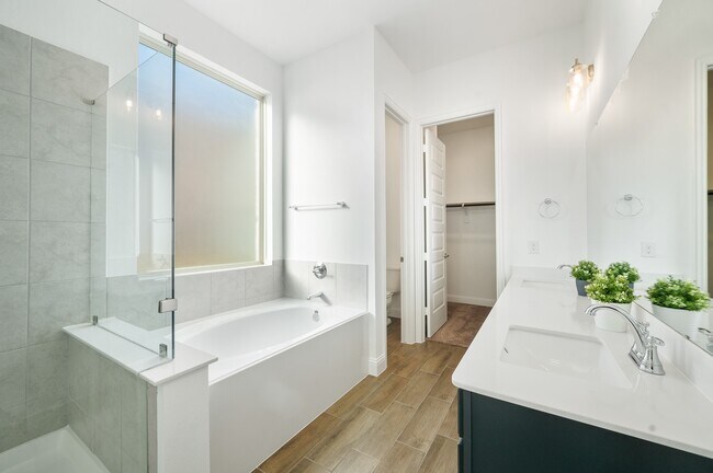 Building Photo - 2060 Terra Rose Dr