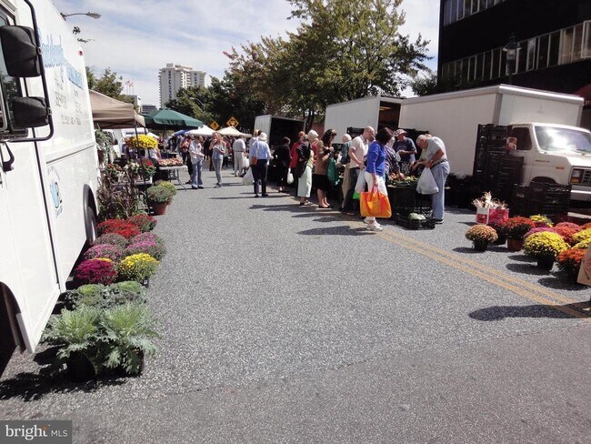 Building Photo - 28 Allegheny Ave