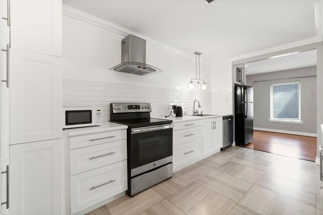 Building Photo - 2824 Briarhurst Dr