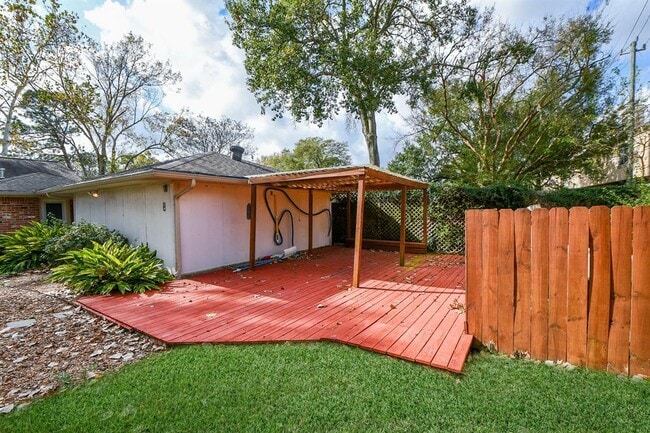 Building Photo - 10706 Inwood Dr