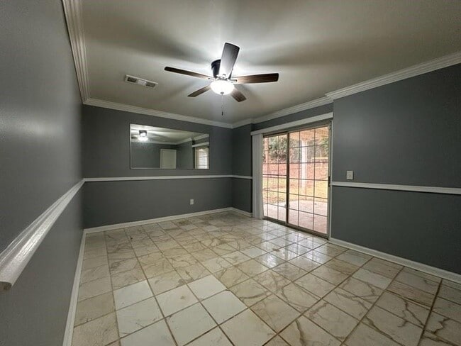 Building Photo - 10750 Plantation Bridge Dr