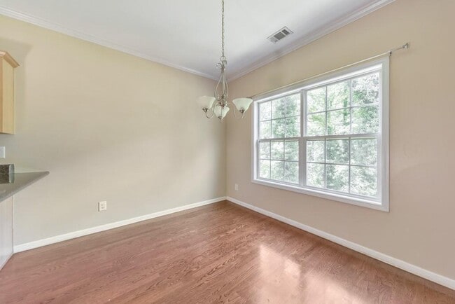 Building Photo - 1086 South Gordon Rd SW