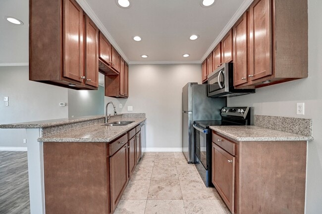 Building Photo - MUST SEE!!! BEAUTIFUL!!!  – Updated Upstai...