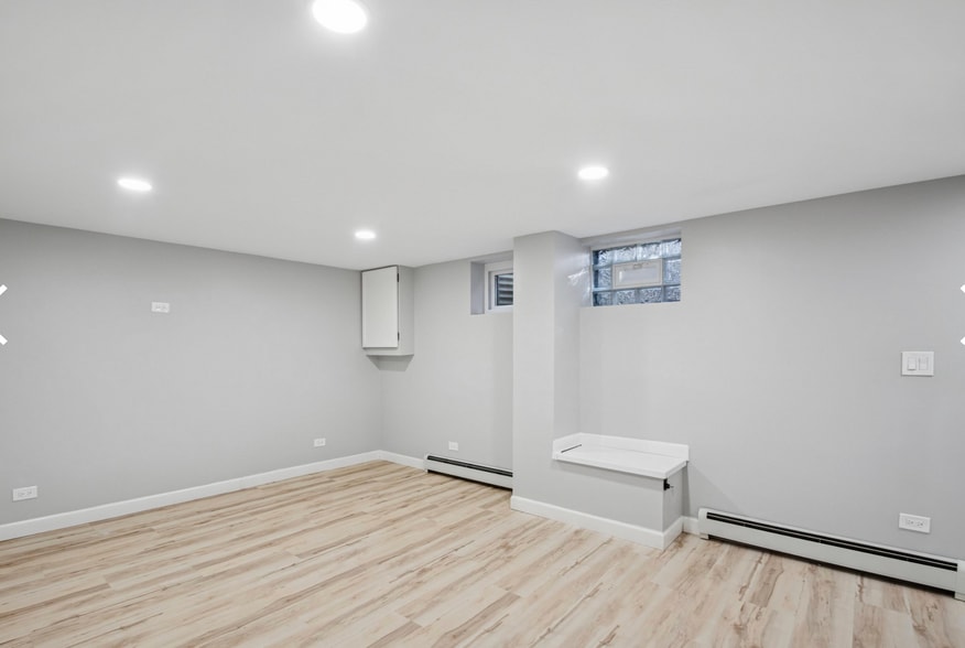 Building Photo - 4201 N Paulina St