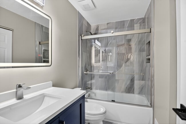 Building Photo - 3459 Howell Ct