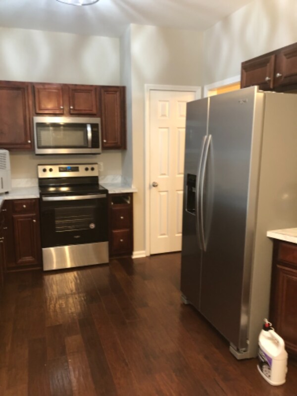 Building Photo - 141 Mill Pond Crossing