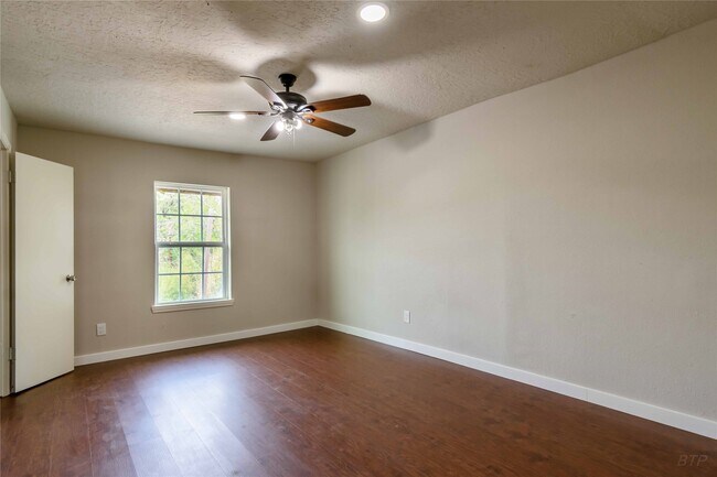 Building Photo - 12044 Beechnut St