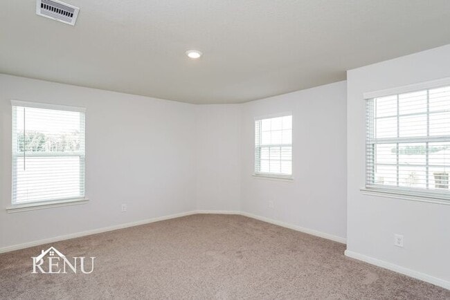 Building Photo - 10406 Sweetwater Creek Dr