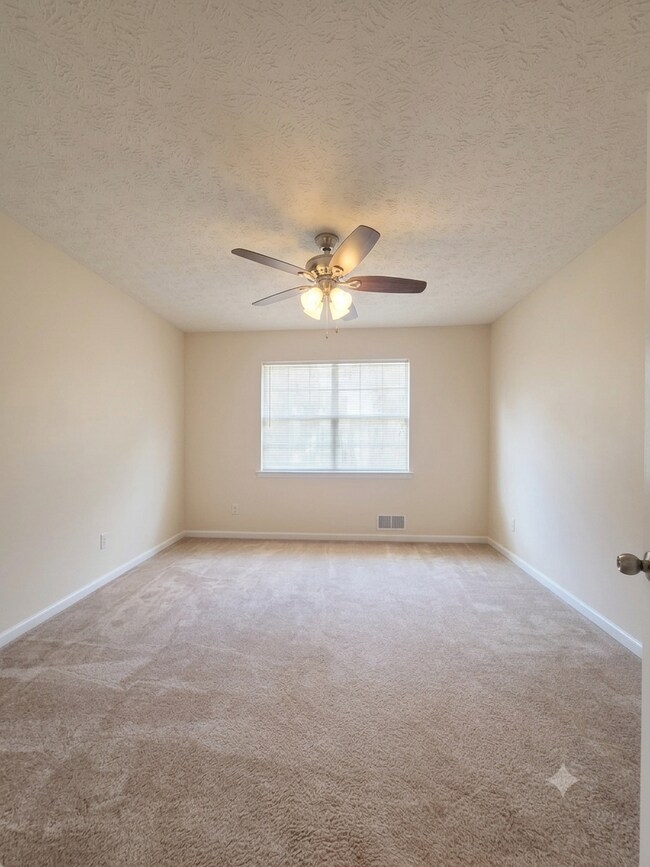 Building Photo - 228 Solomon Dr