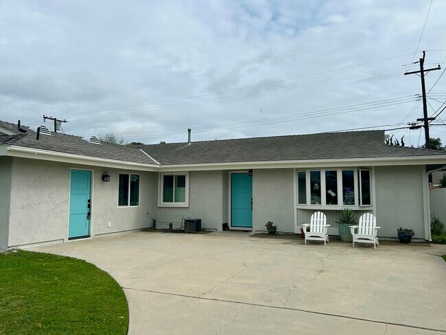 Building Photo - 5534 Santa Barbara Ave