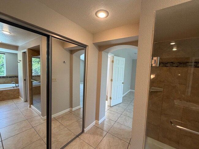 Building Photo - 3110 Sweet Clover St