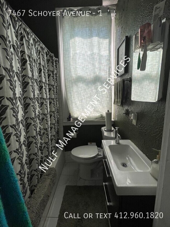 Building Photo - 7467 Schoyer Ave