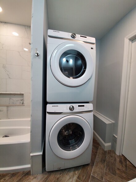 Stacked washer/dryer included - 1518 Ashburton Rd