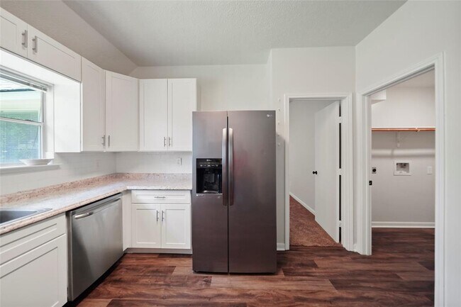 Building Photo - 306 W Little Oak Ct