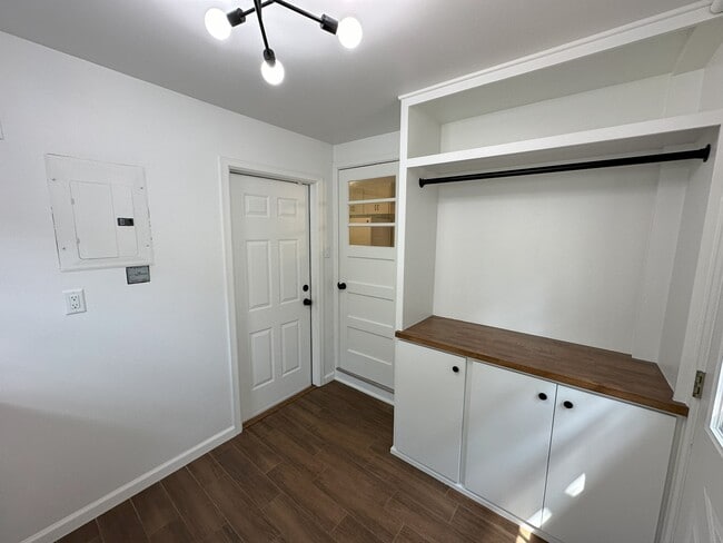 Laundry and utility room - 5819 Blueridge St