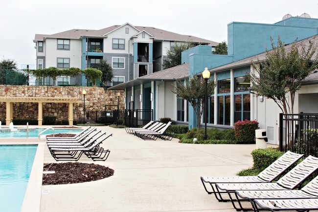 Building Photo - Gateway at Denton