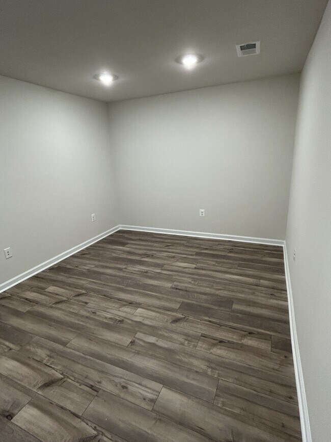 Building Photo - 113 Kinkade Ct