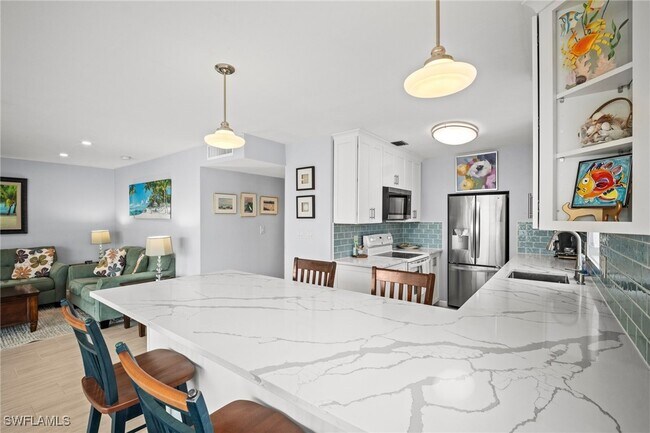 Building Photo - 2100 Gulf Shore Blvd N