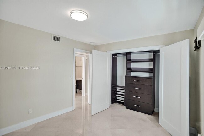 Building Photo - 2201 Brickell Ave