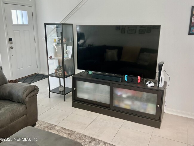 Building Photo - 307 Annies Pl