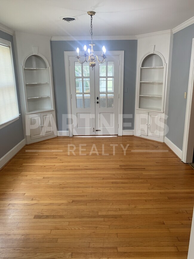 Building Photo - 3283 Gilmer Ave