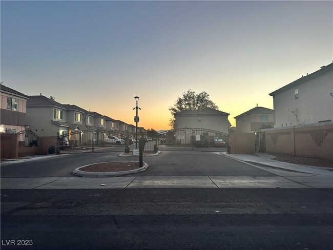 Building Photo - 5278 Paradise Valley Ave