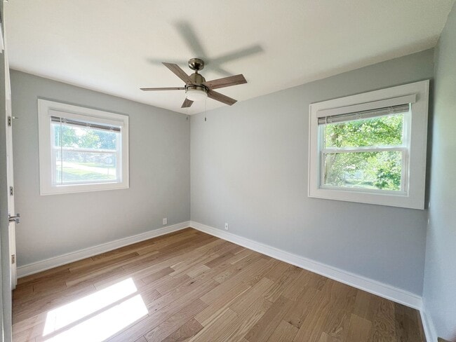 Building Photo - SEE IT NOW: Fully Renovated 4-Bedroom Ranc...