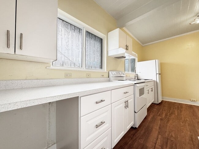 Building Photo - 2322-ST