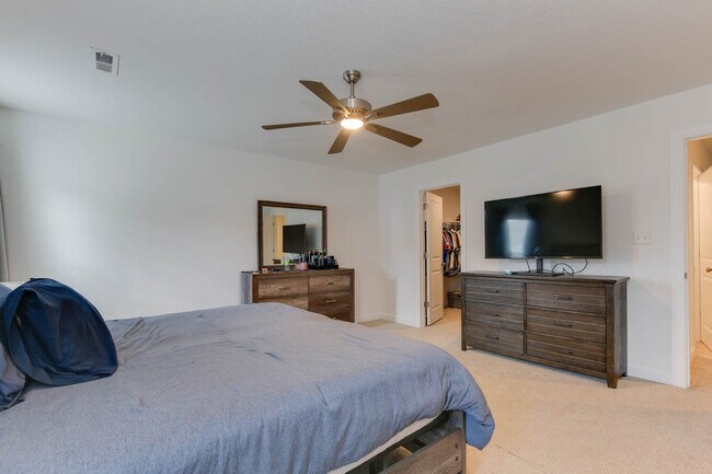 Building Photo - 2416 Trafton Pl