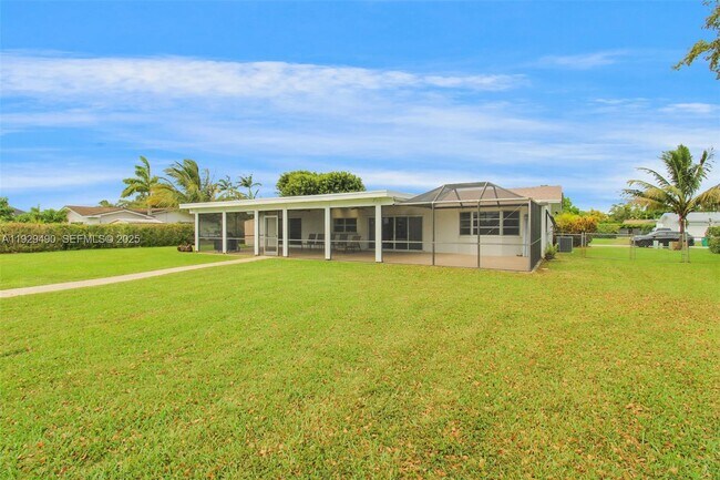 Building Photo - 10962 SW 117th St