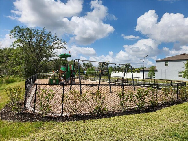 Building Photo - 10357 Scarlet Skimmer Dr