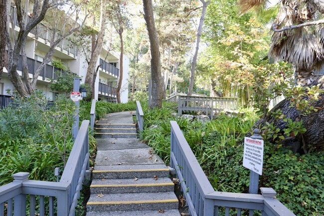 Building Photo - 3605 W Hidden Ln