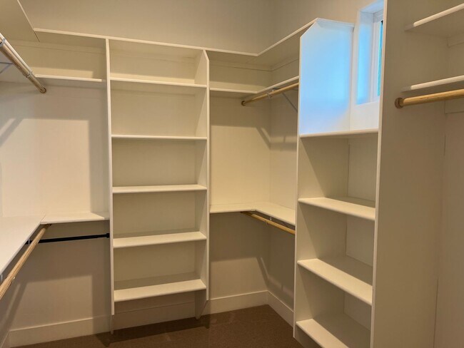 Building Photo - Custom 4 Bedroom + Office - Clover Creek Preserve