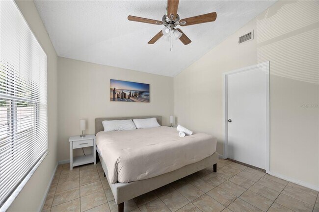 Building Photo - 2116 Cypress Bay Blvd