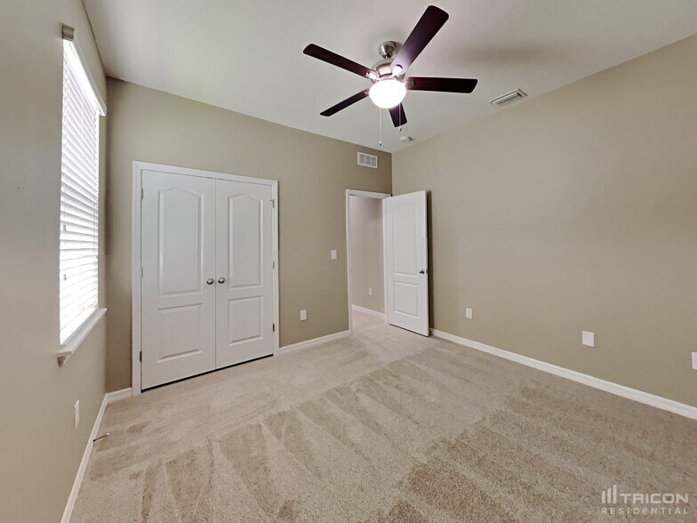 Building Photo - 11417 Warren Oaks Pl