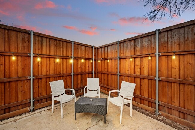 Building Photo - 3454 Livingston Ln