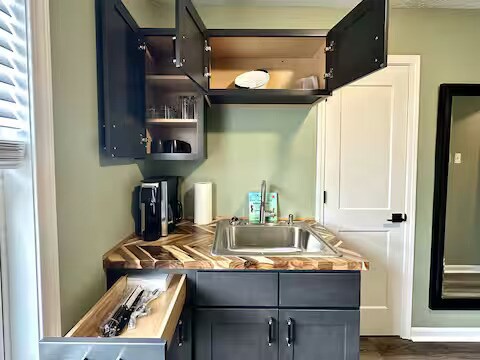 Building Photo - 2110 Melon St