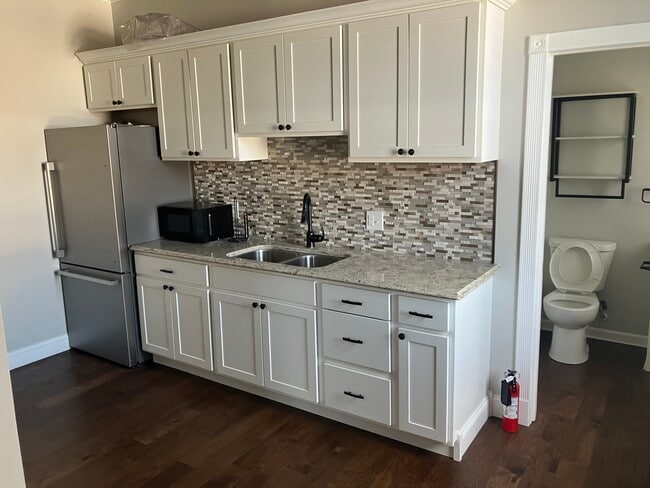 Building Photo - 118 E Sandusky St