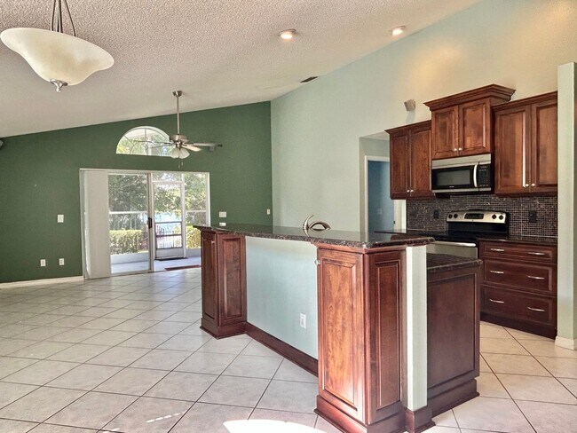 Building Photo - Amazing Dream Home with Water View and Pri...