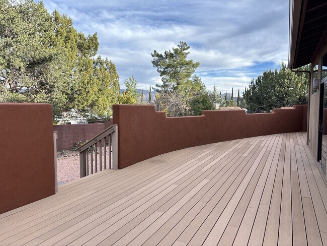 Building Photo - Beautiful Home in West Sedona