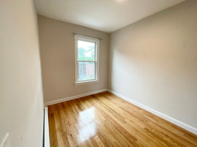 Bedroom #4 - 7 Warwick St