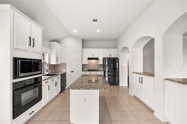 Building Photo - 5906 Independence Ct