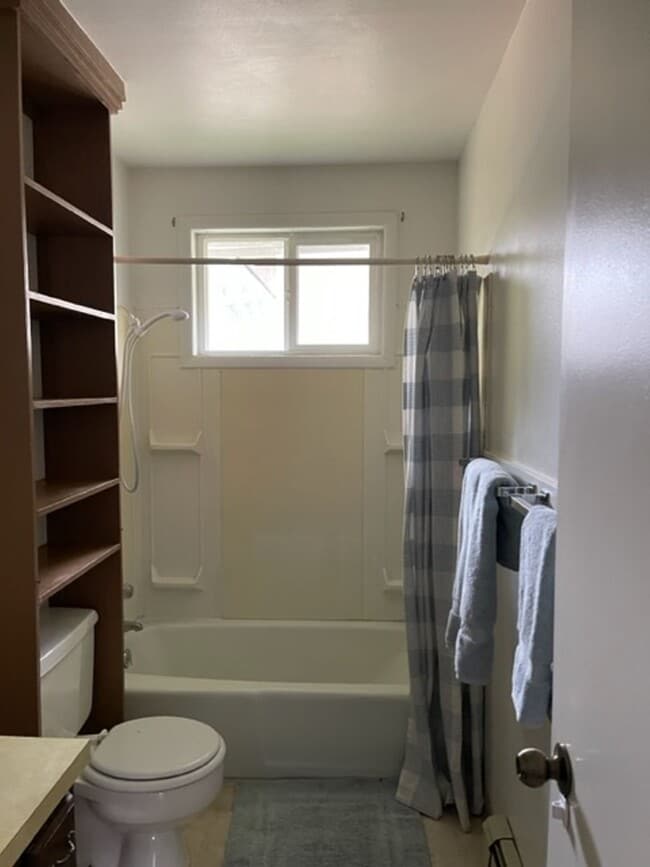 Building Photo - 2 Bedroom Apartment for Rent in Bozeman!