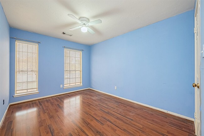 Building Photo - 10323 Emerald Pine Dr