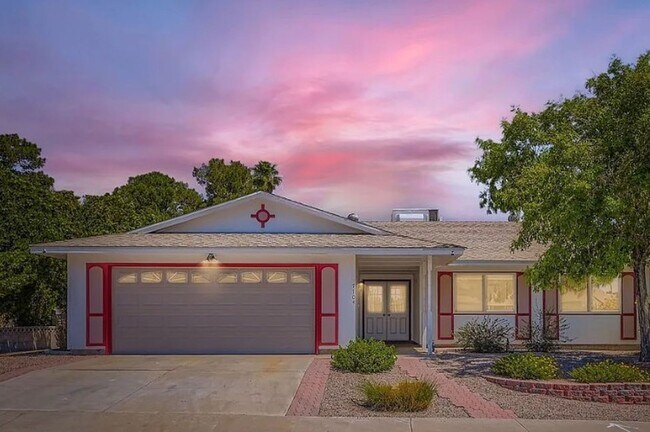 Building Photo - A fantastic  single-story home with a priv...